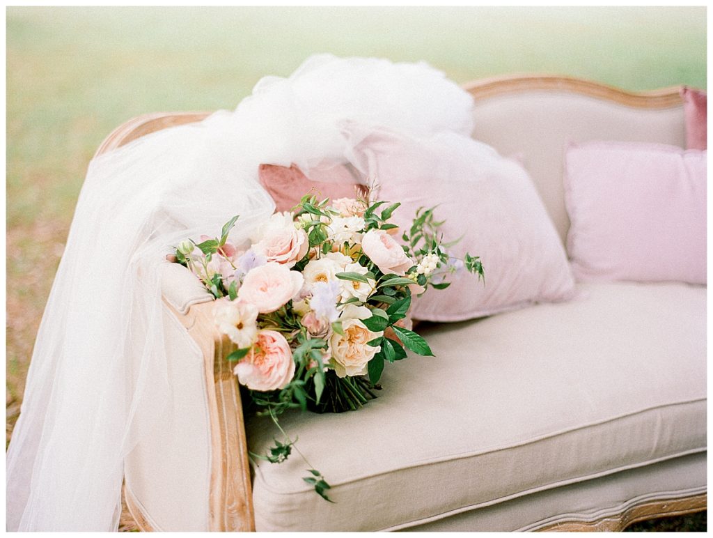 wedding bouquet and veil