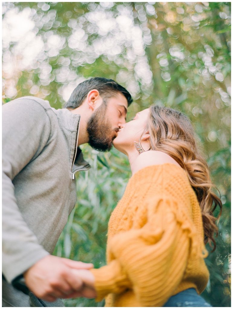 fall engagement session at old lystra inn