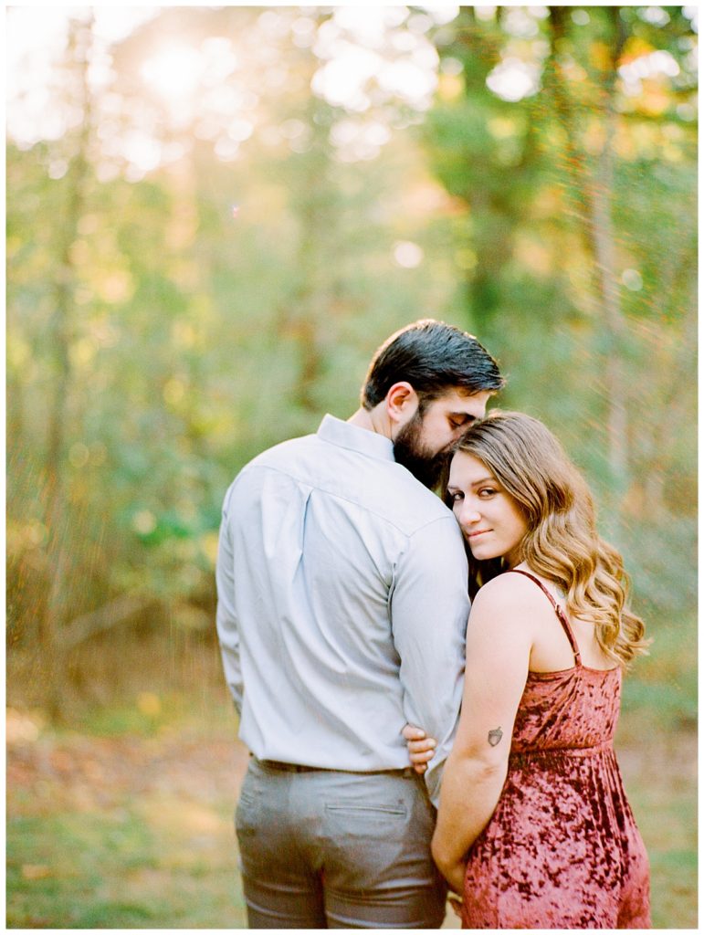 fall engagement session at old lystra inn