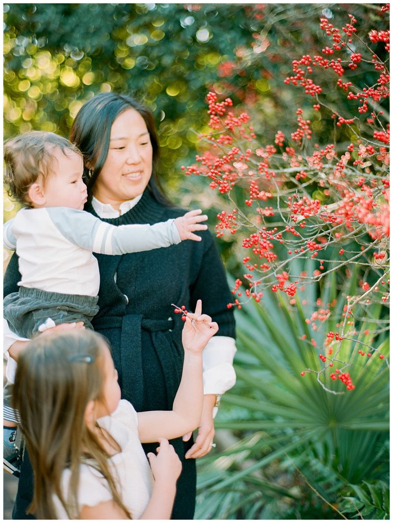 mom with kids at duke gardens