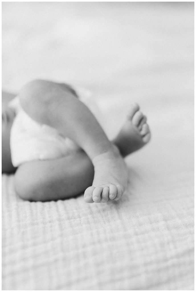 newborn baby toes black and white