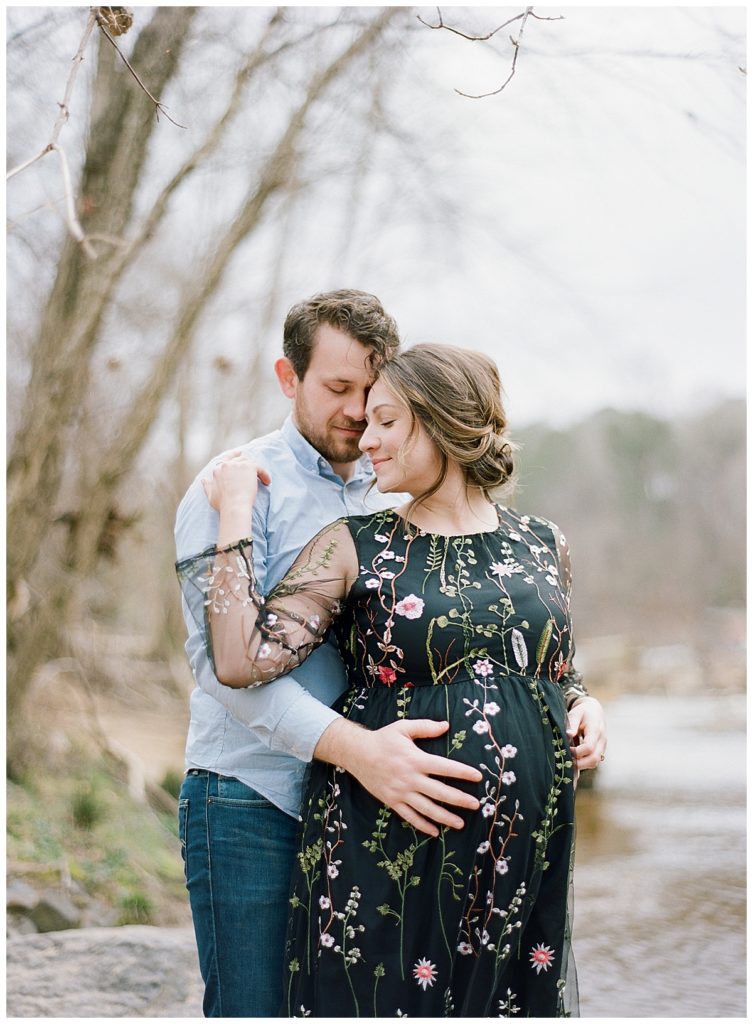 maternity session outdoors