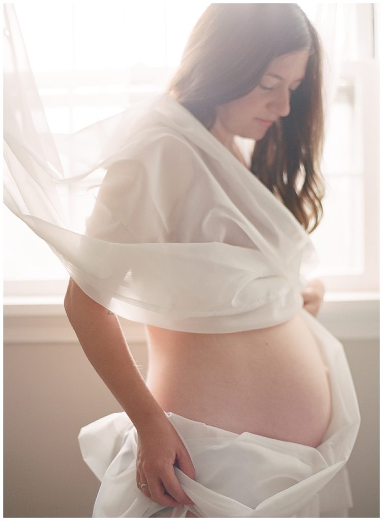 maternity photoshoot in home